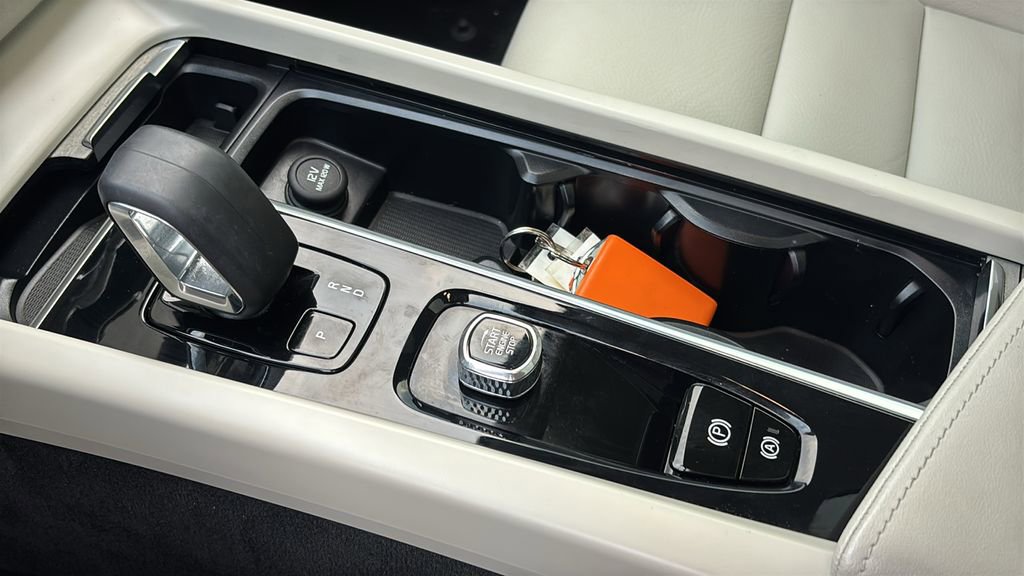 Used 2023 Volvo XC60 B5 Plus w/ Climate Package image 22