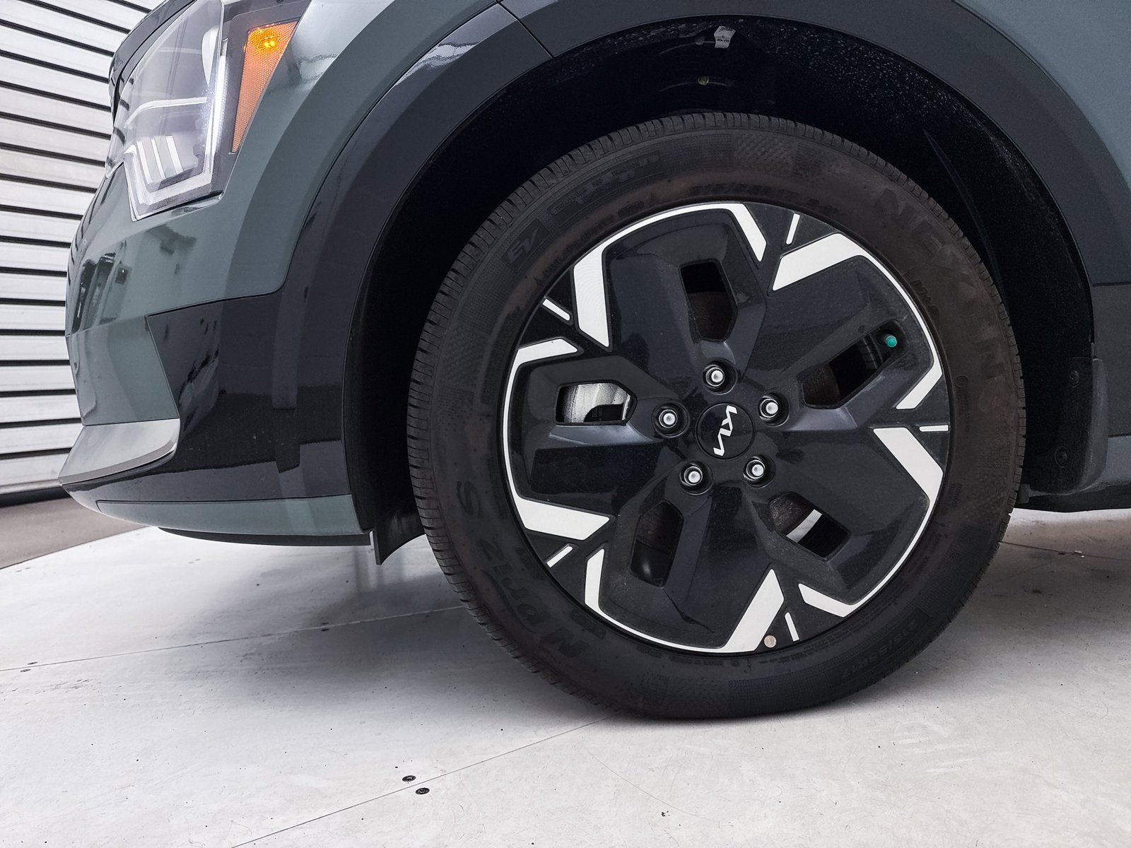 Certified 2025 Kia Niro Wind image 10