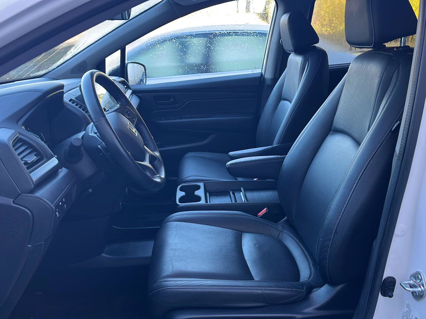 Used 2024 Honda Odyssey EX-L image 2