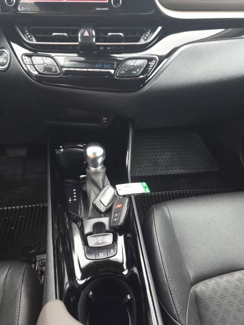 Used 2022 Toyota C-HR Limited FWD image 19