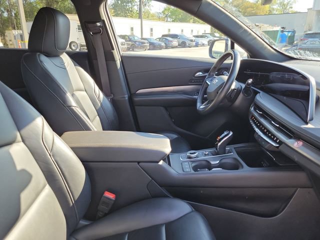 Used 2024 Cadillac XT4 Premium Luxury image 36