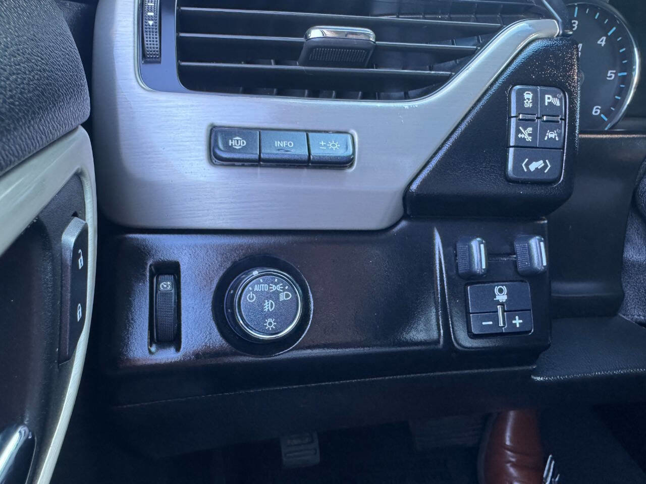 Used 2019 GMC Yukon XL Denali w/ Denali Ultimate Package image 22