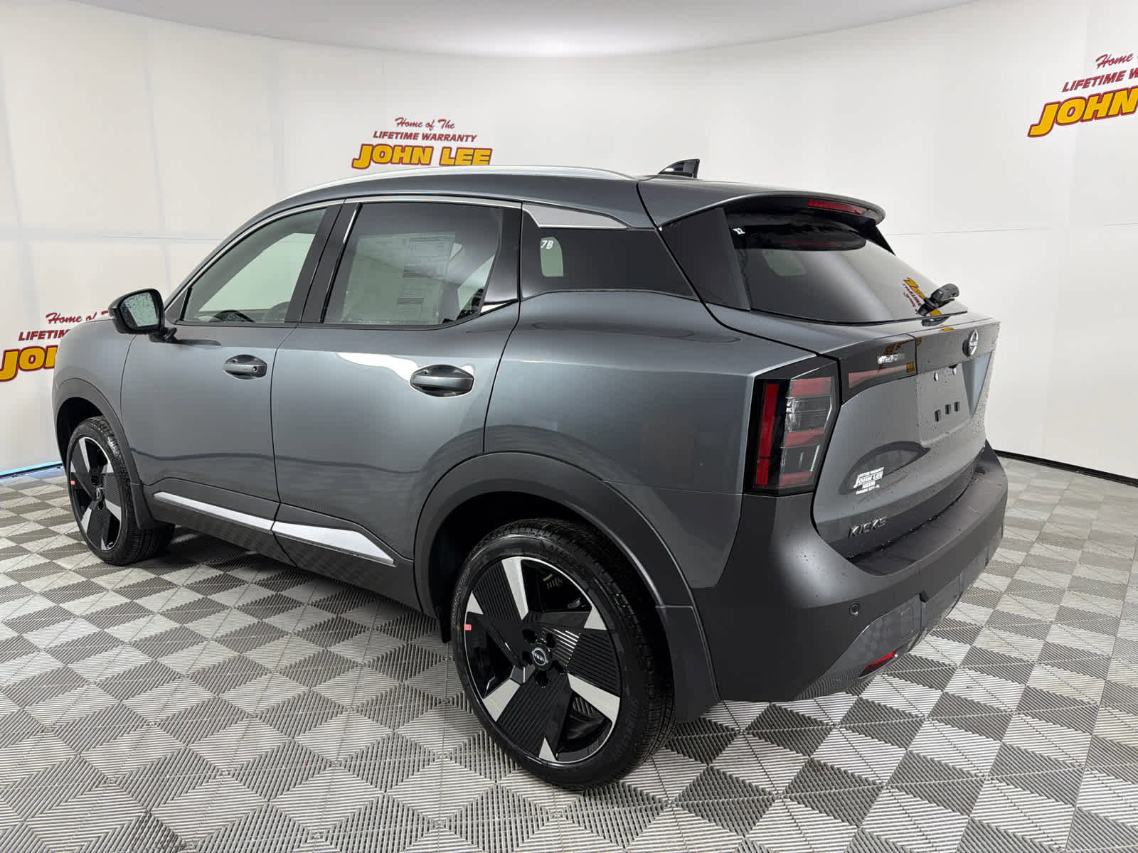 New 2026 Nissan Kicks SR image 3