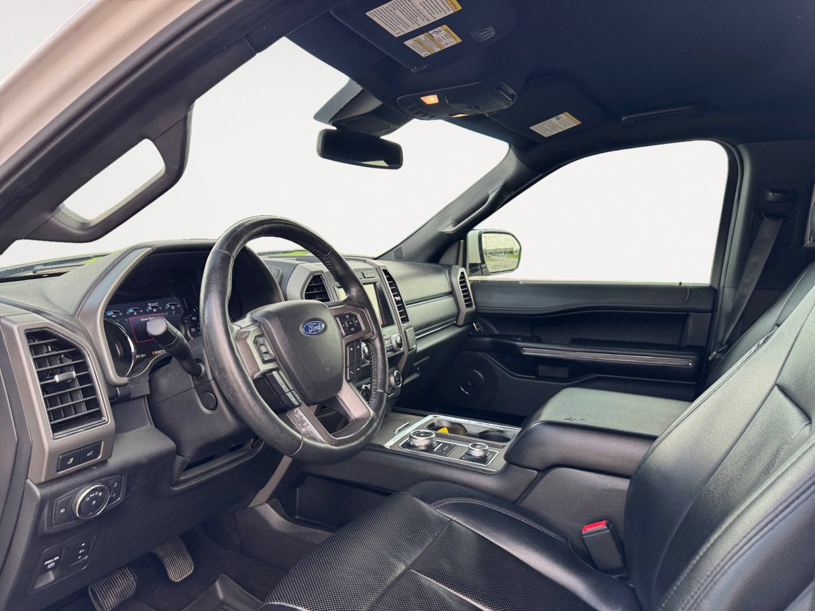 Used 2019 Ford Expedition Max XLT w/ Equipment Group 202A AWD/4WD image 9