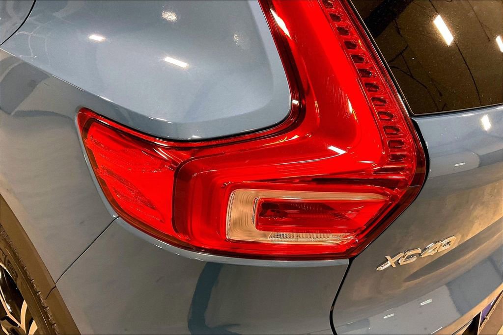 Certified 2023 Volvo XC40 B5 Plus w/ Climate Package AWD/4WD image 23