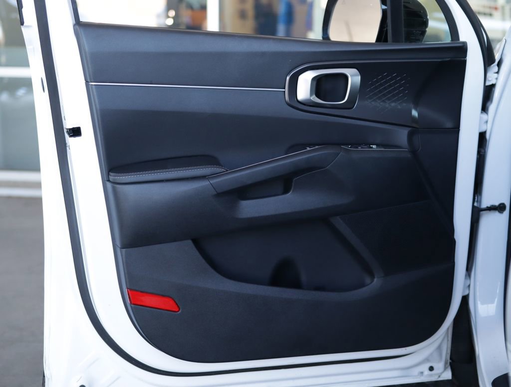 Used 2022 Kia Sorento S image 25