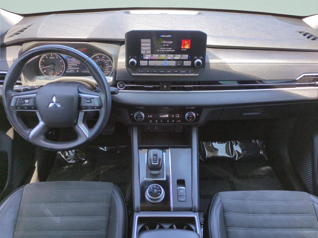 Used 2023 Mitsubishi Outlander SE image 21