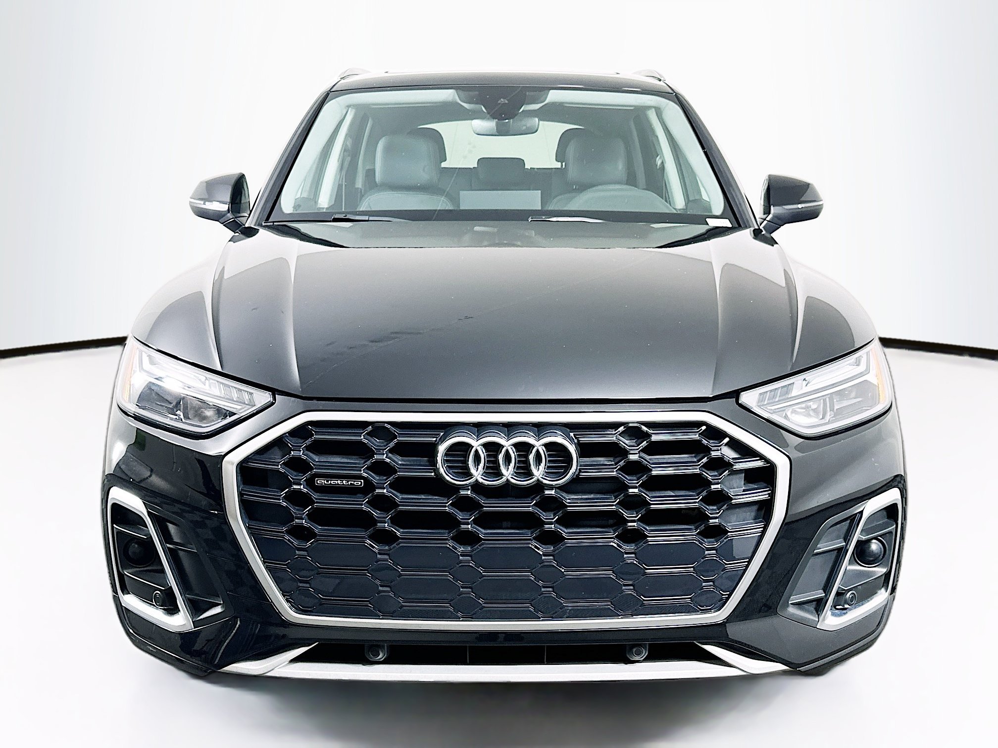 Used 2023 Audi Q5 2.0T Premium w/ Convenience Package AWD/4WD image 2