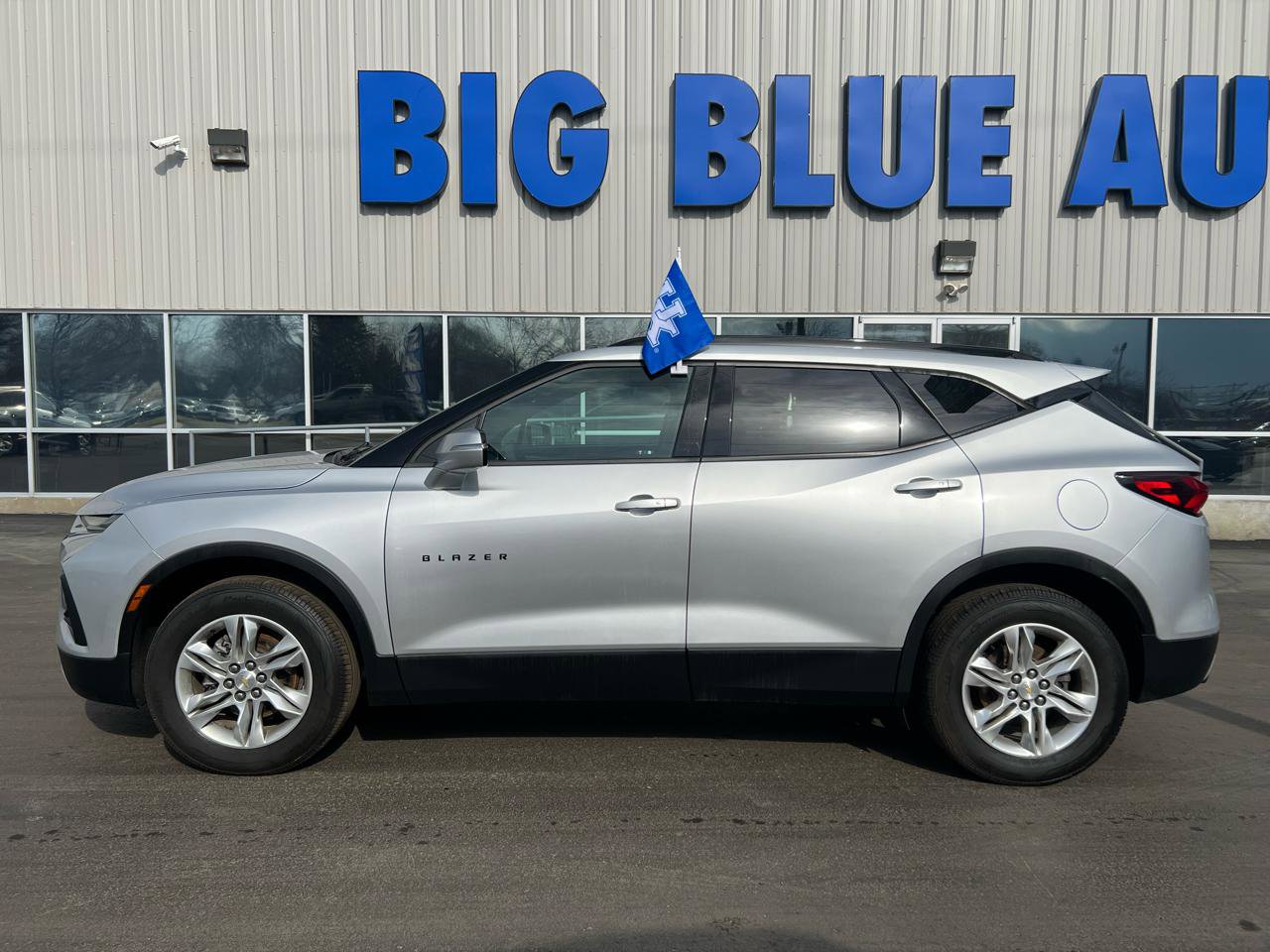 Used 2021 Chevrolet Blazer LT AWD/4WD image 2