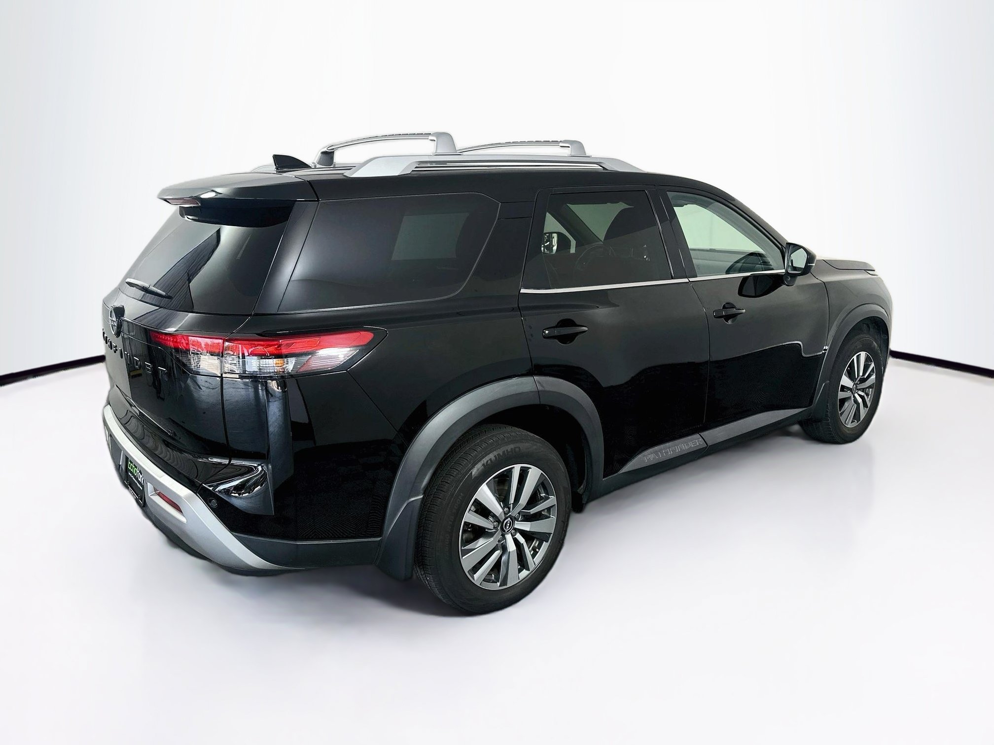 Used 2023 Nissan Pathfinder SL w/ Black Appearance Package FWD image 9