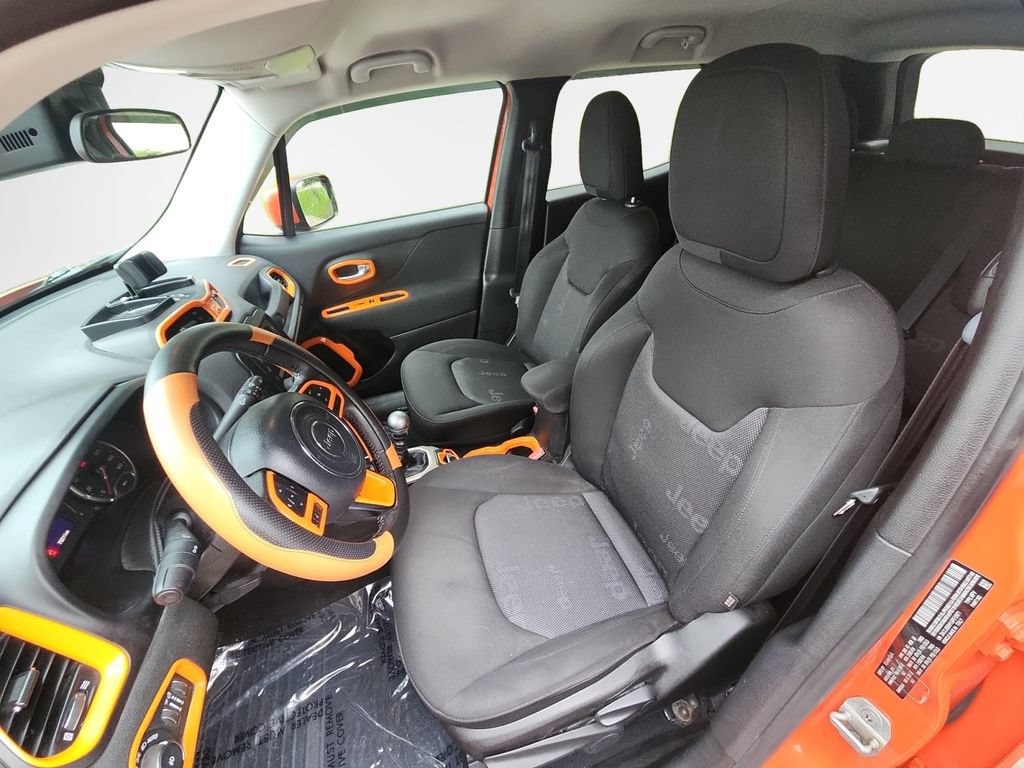 Used 2016 Jeep Renegade Latitude AWD/4WD image 12