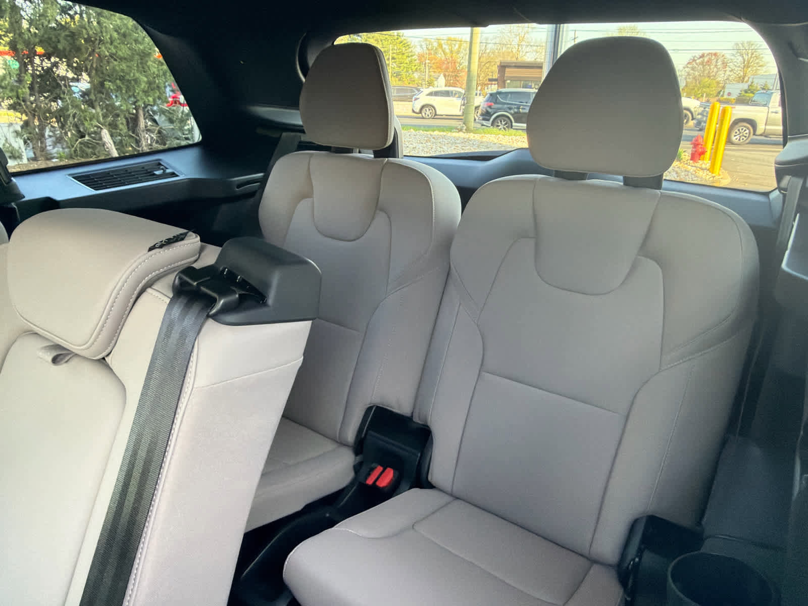 Used 2026 Volvo XC90 T8 Plus w/ Protection Package Premier image 19