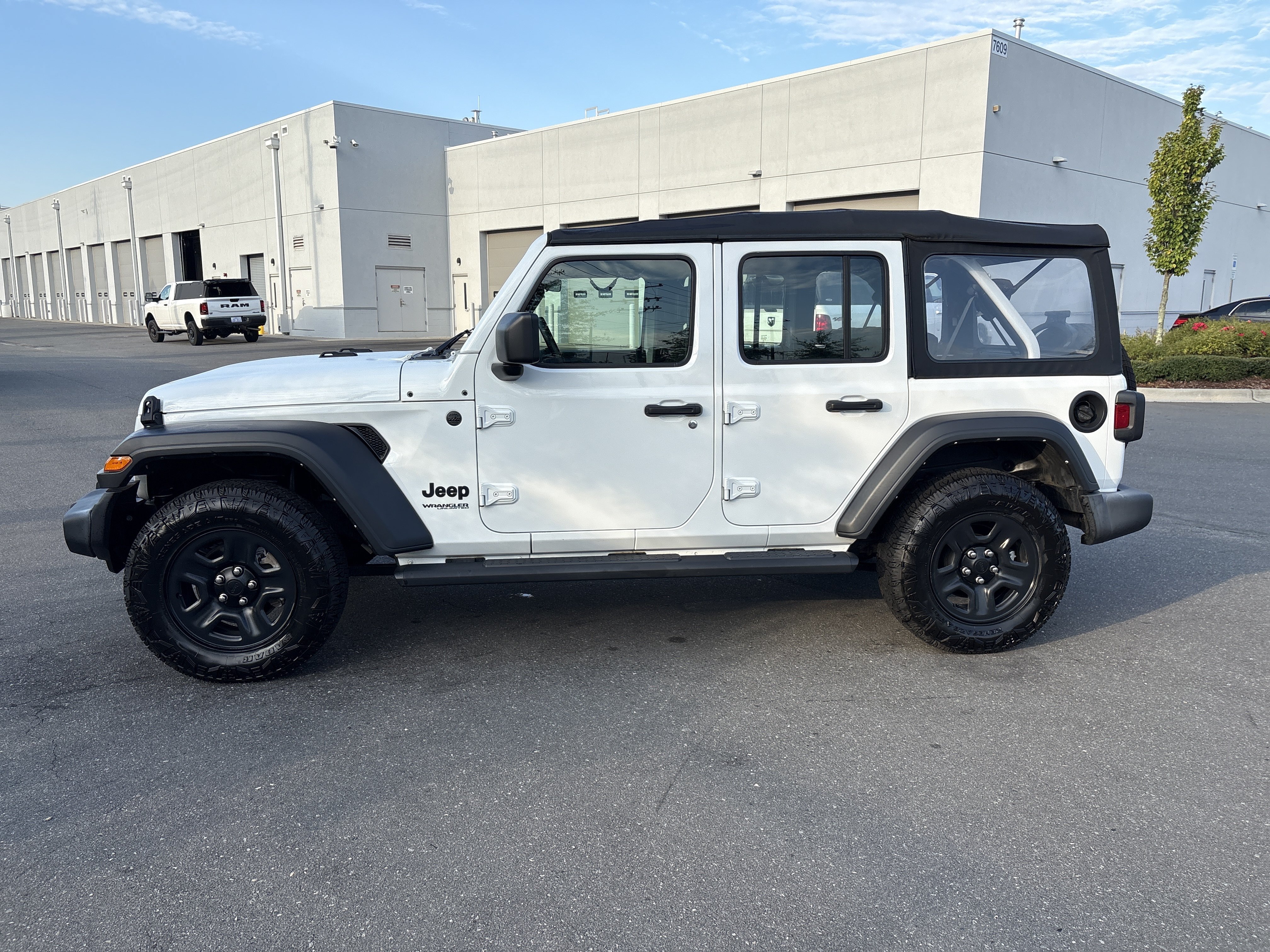 Used 2022 Jeep Wrangler Unlimited Sport AWD/4WD image 6