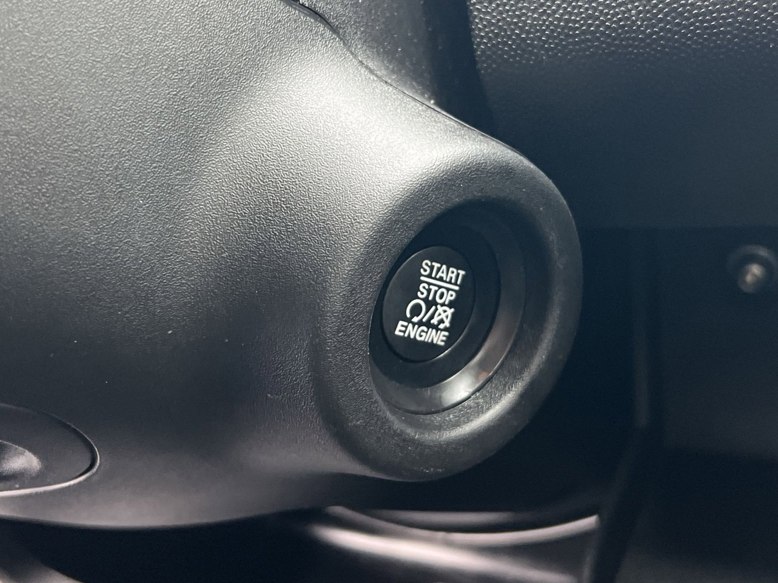 Used 2024 RAM ProMaster 2500 w/ Convenience Group image 29