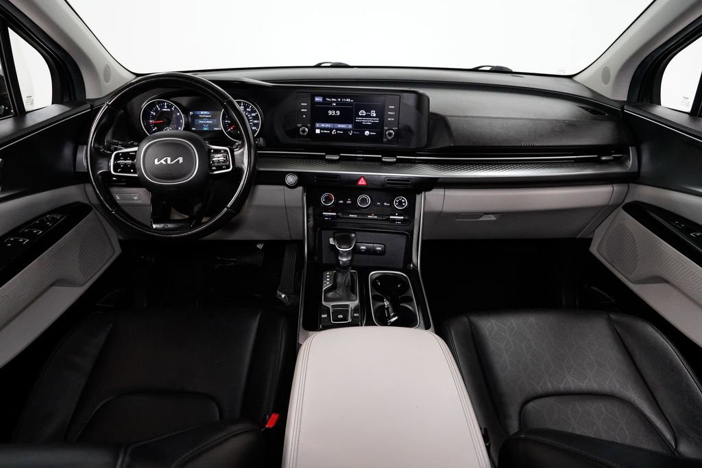 Certified 2022 Kia Carnival LX image 24