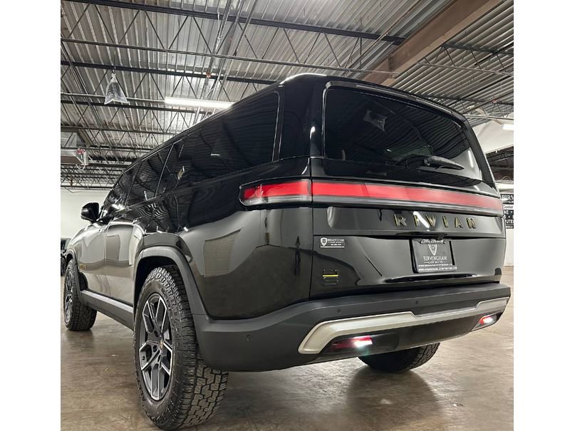 Used 2022 Rivian R1S Launch Edition image 16