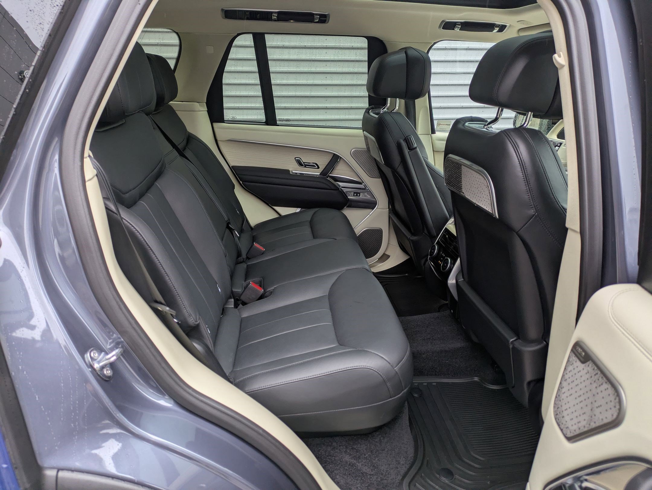 Used 2024 Land Rover Range Rover Autobiography image 30