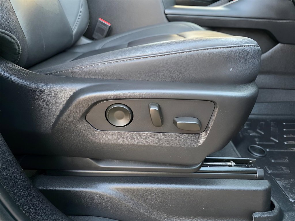 Used 2023 Chevrolet Tahoe Z71 w/ Z71 Off-Road Package image 12