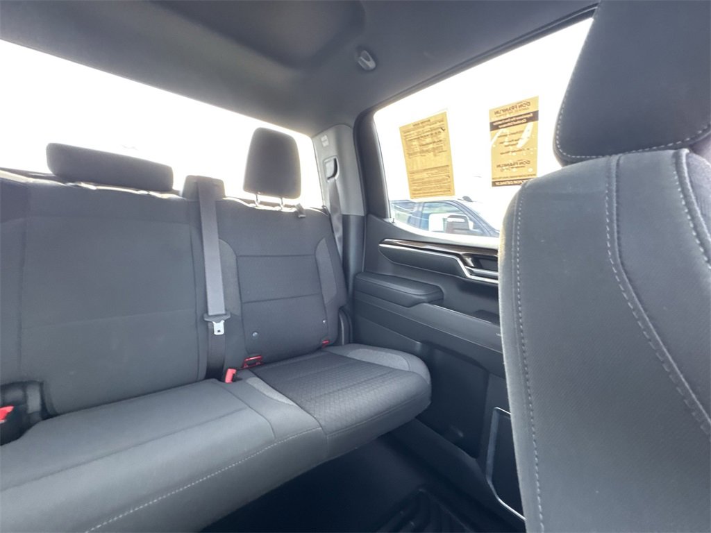 Used 2023 Chevrolet Silverado 1500 LT image 14