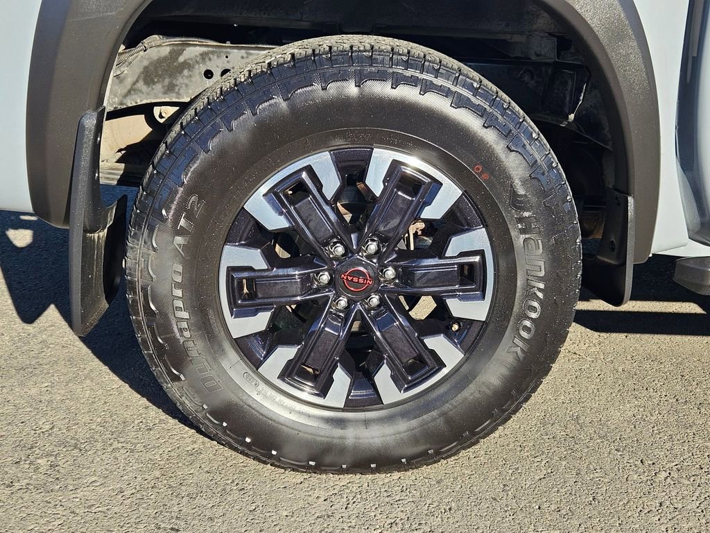 Used 2023 Nissan Frontier PRO-4X w/ Pro Convenience Package image 9