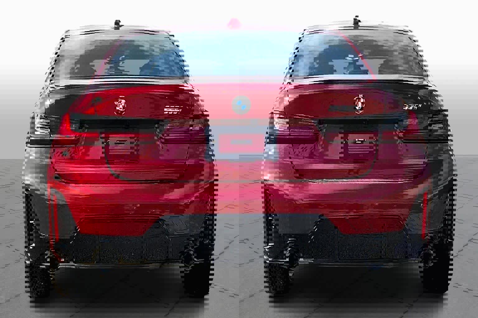 Used 2025 BMW 330i Sedan w/ M Sport Package image 4