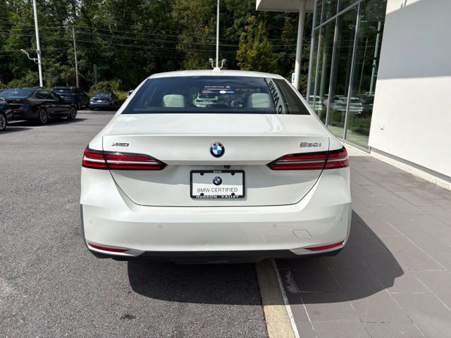 Certified 2024 BMW 530i xDrive w/ Premium Package AWD/4WD image 8