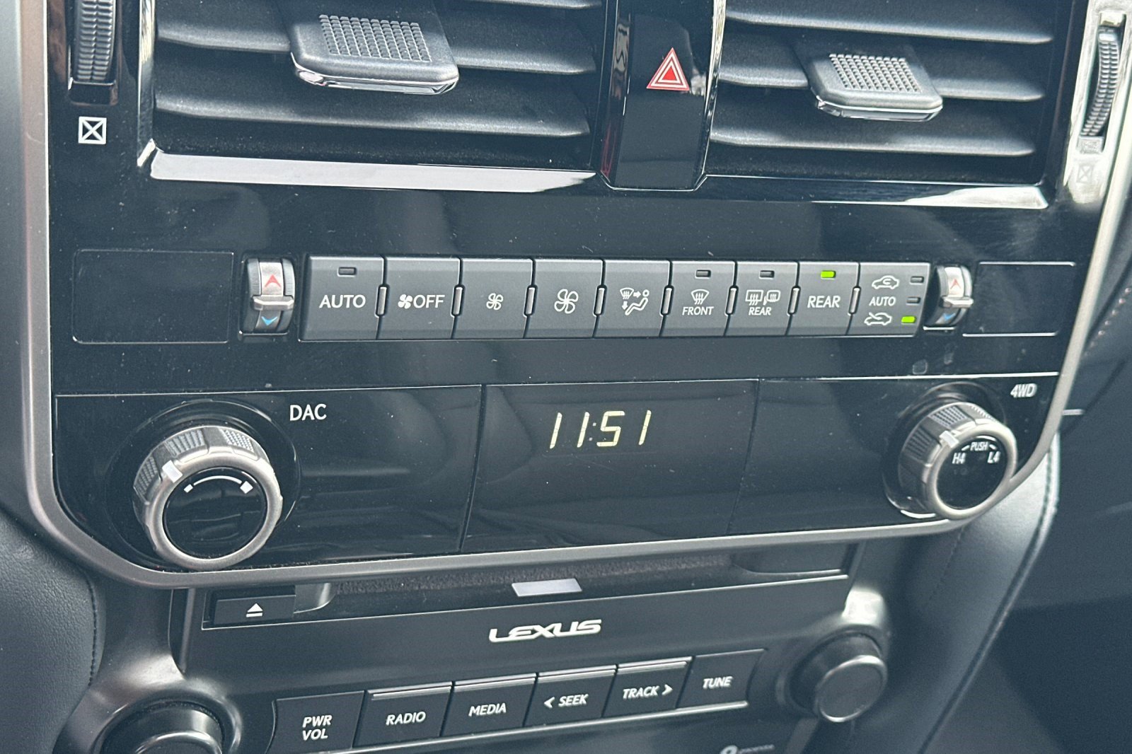 Used 2023 Lexus GX 460 Premium w/ Premium Package image 26