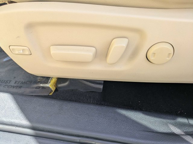 Used 2014 Toyota Highlander XLE FWD image 23