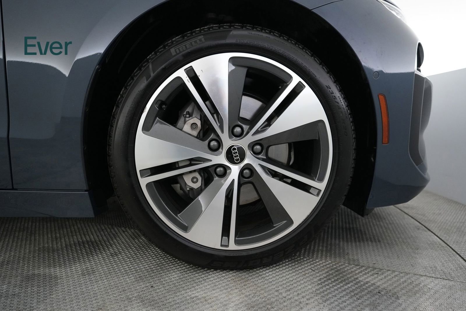 Used 2025 Audi A6 e-tron Premium Plus w/ Premium Plus RWD image 22