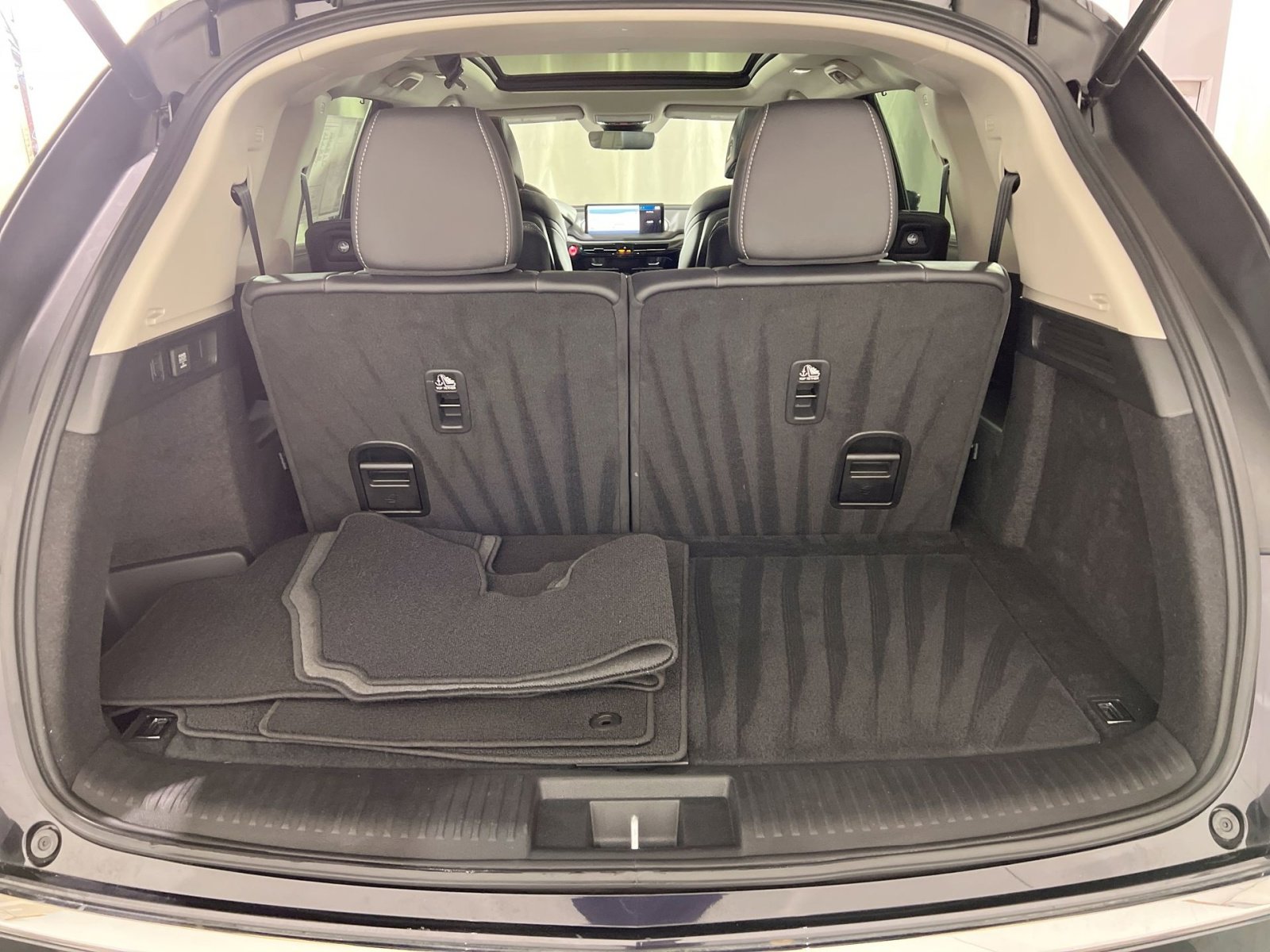 Used 2023 Acura MDX SH-AWD w/ Technology Package image 25