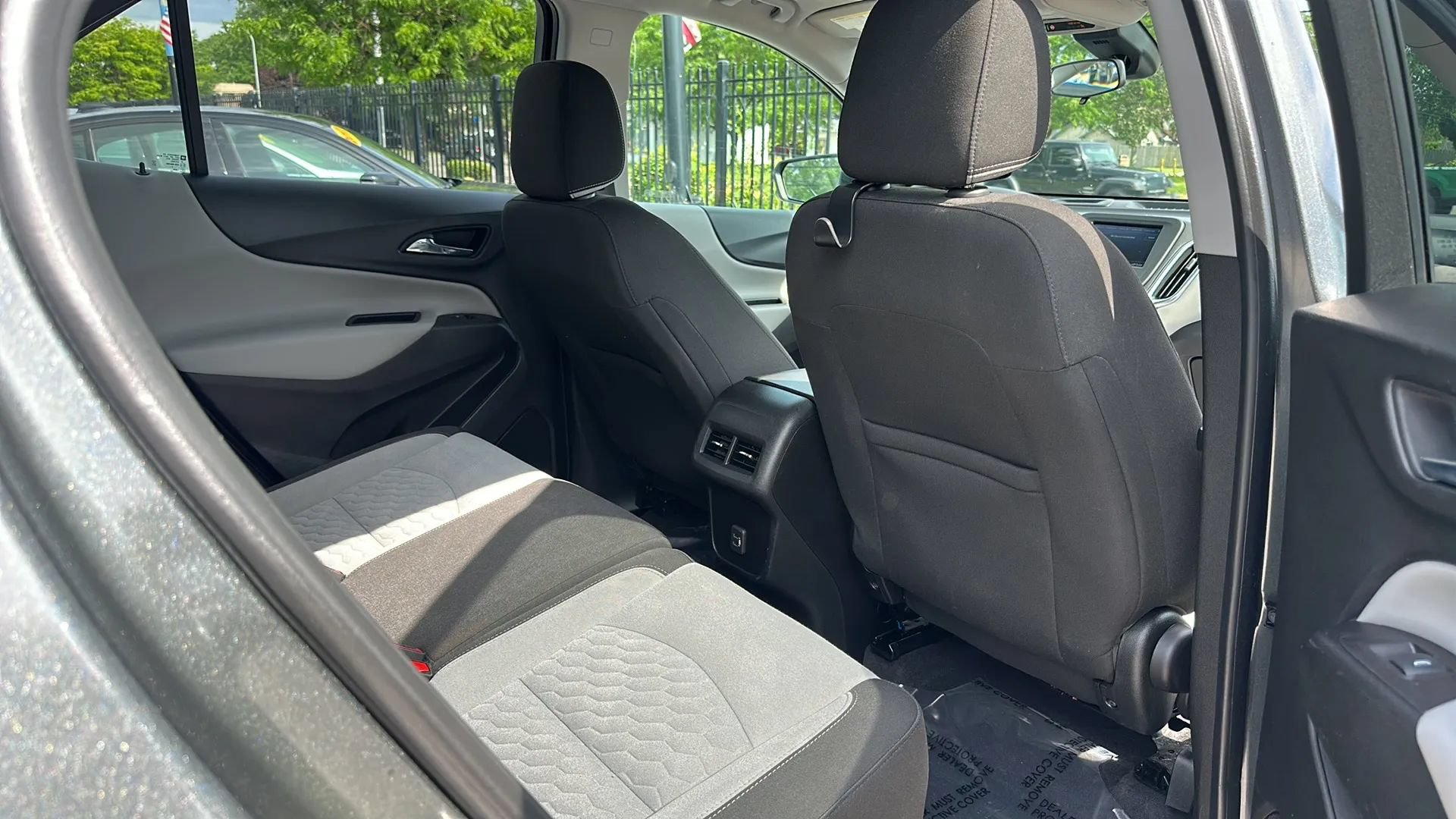 Used 2021 Chevrolet Equinox LT FWD image 15