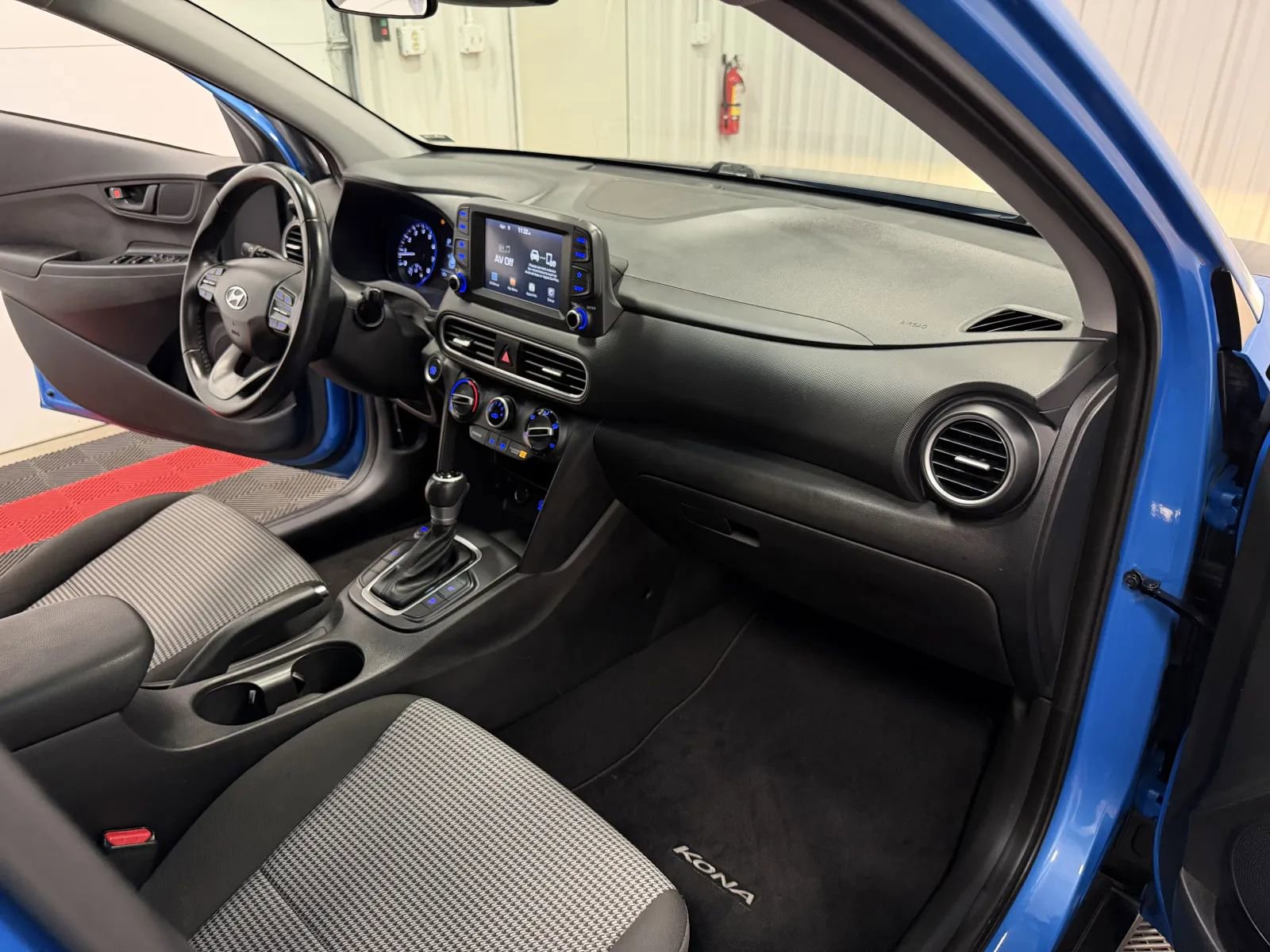 Used 2018 Hyundai Kona SEL w/ SEL Tech Package 02 FWD image 48