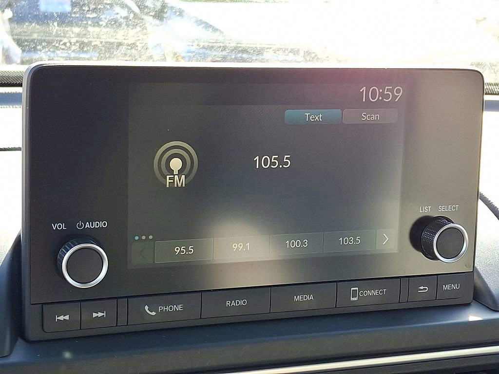 Used 2023 Honda Pilot LX image 6