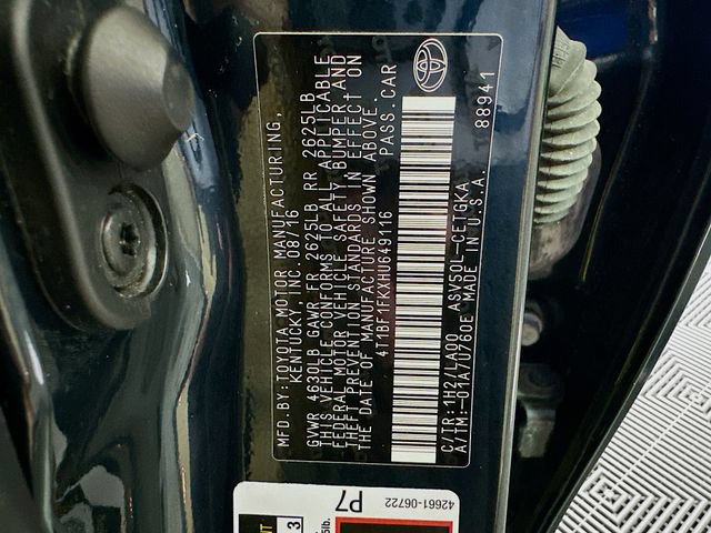 Certified 2017 Toyota Camry XLE FWD image 29