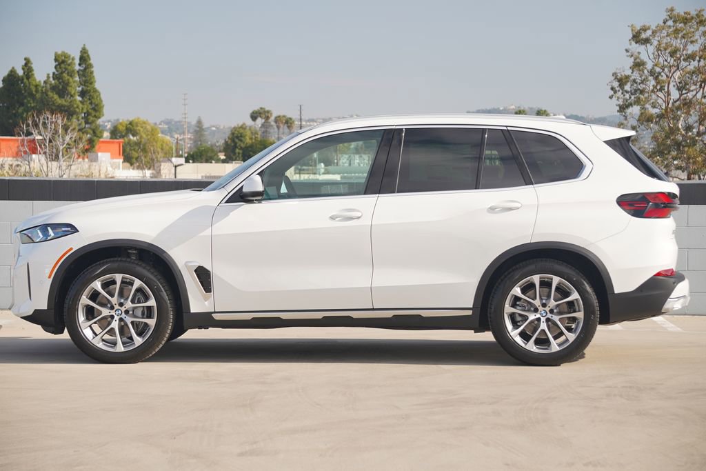 New 2026 BMW X5 sDrive40i image 4