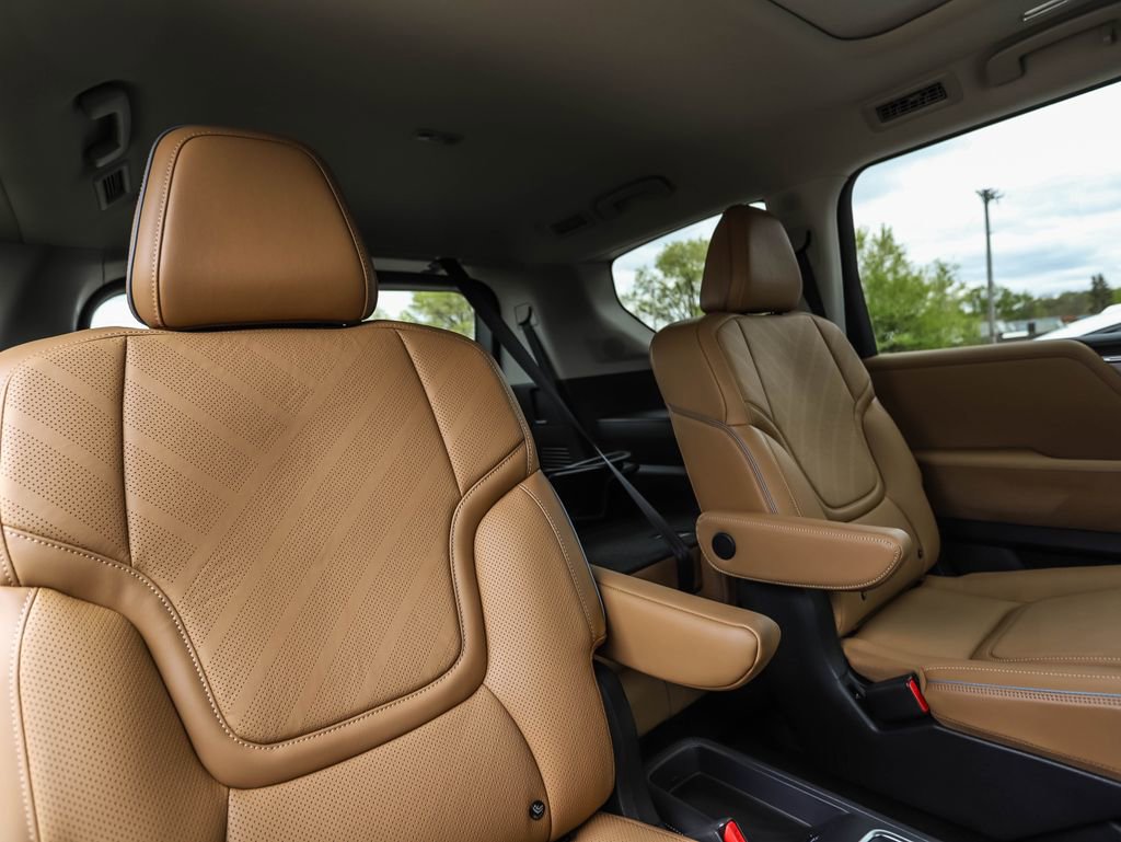 Used 2025 INFINITI QX80 Luxe AWD/4WD image 30