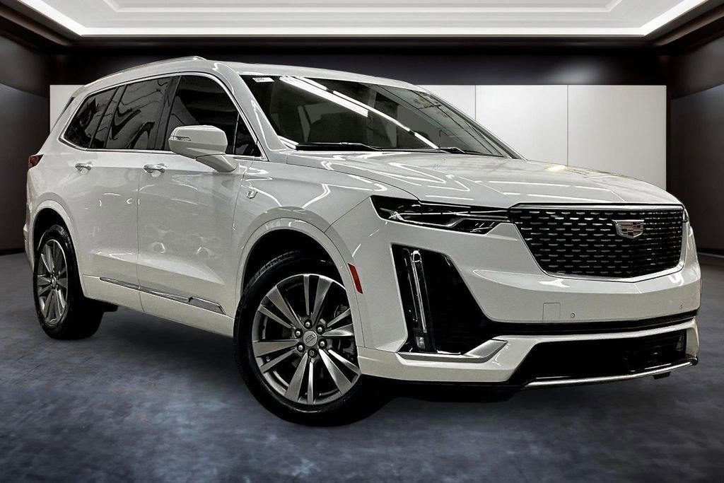 Certified 2025 Cadillac XT6 Premium Luxury image 1