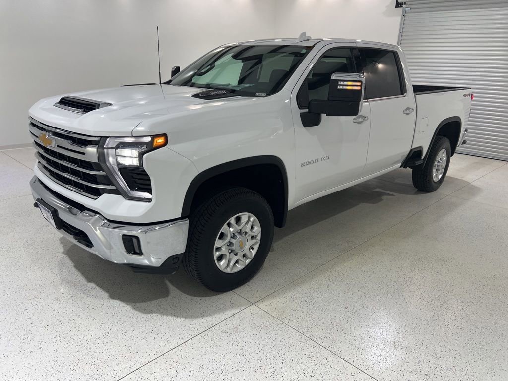 Used 2024 Chevrolet Silverado 2500 LTZ image 1