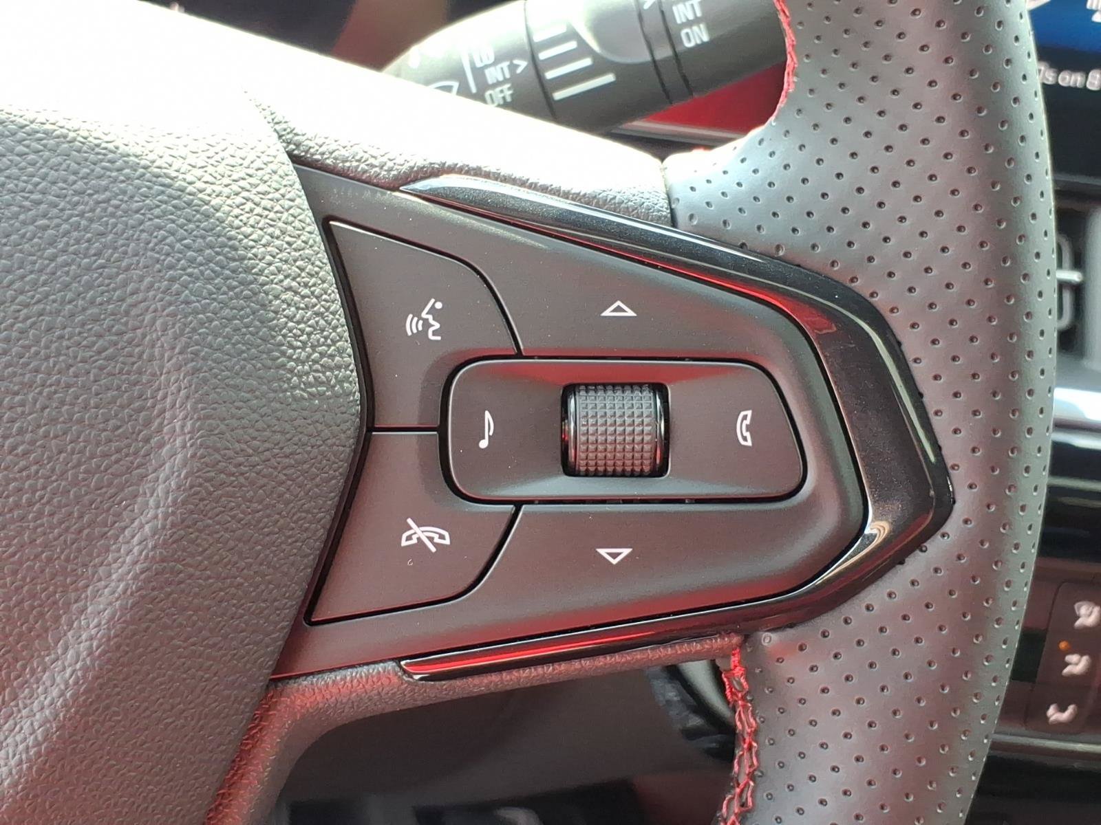 New 2026 Chevrolet Trax RS w/ Sunroof Package FWD image 19