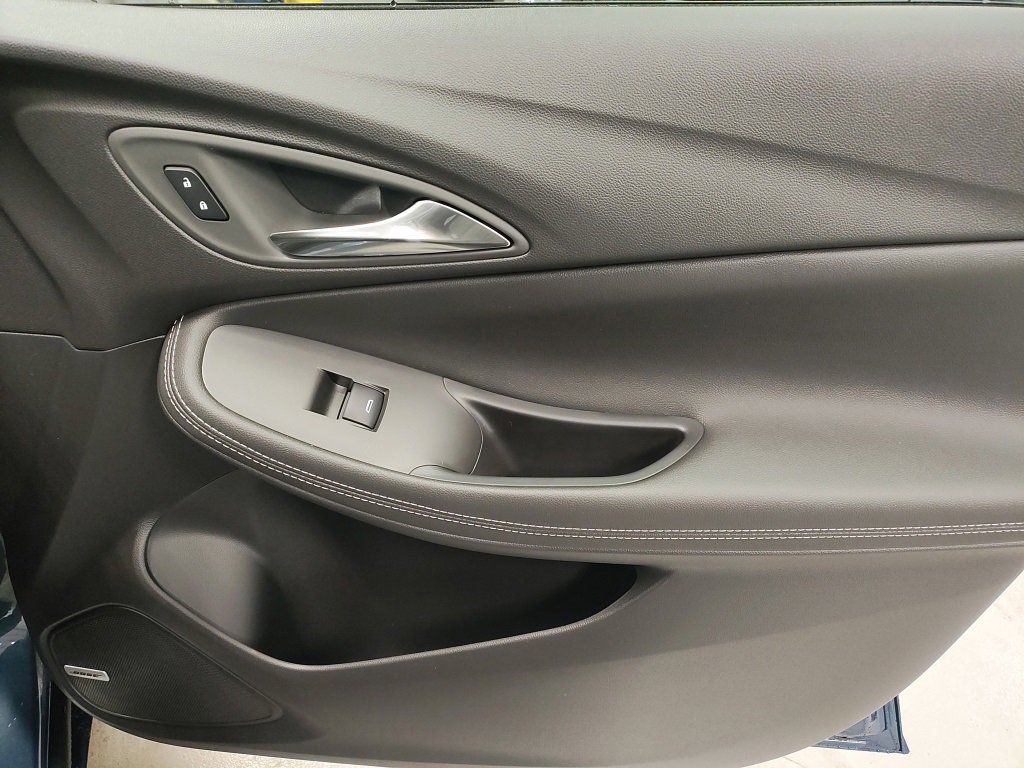 New 2026 Buick Encore GX Avenir w/ Avenir Technology Package image 9