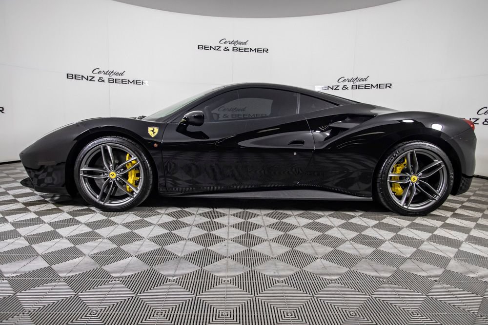 Used 2017 Ferrari 488 GTB RWD image 5