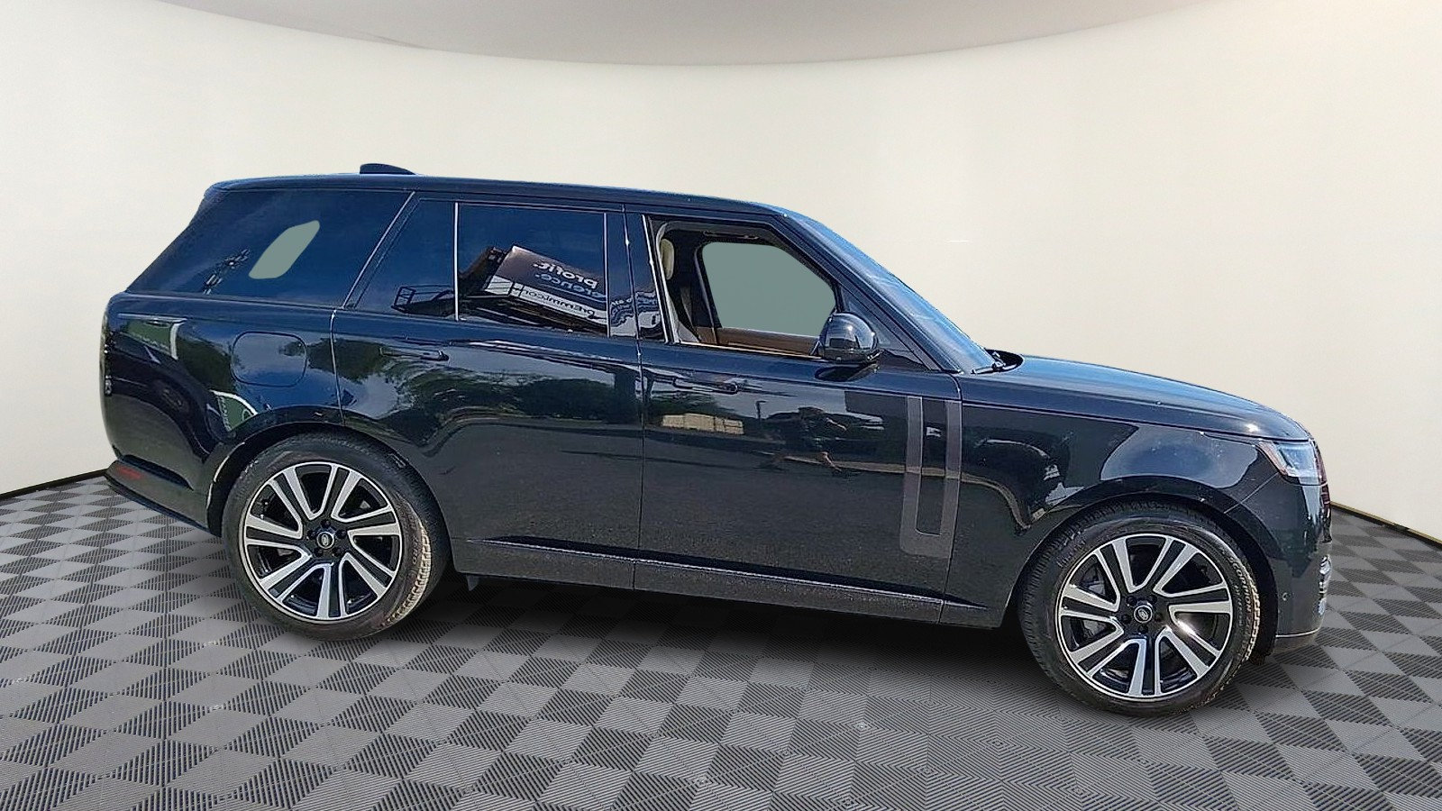 Certified 2023 Land Rover Range Rover SE AWD/4WD image 9