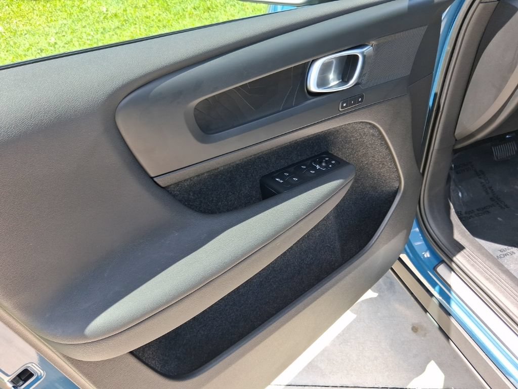 Certified 2023 Volvo XC40 Recharge Plus AWD/4WD image 15