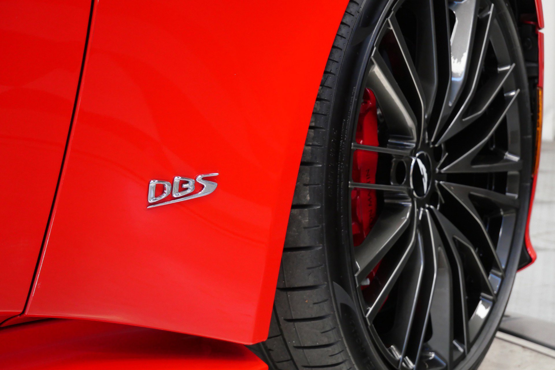 Used 2023 Aston Martin DBS Superleggera Volante image 47