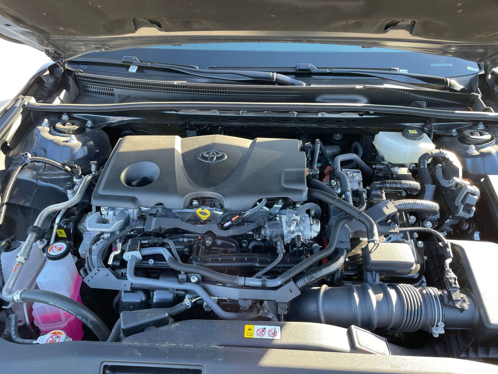 Used 2025 Toyota Camry LE image 32