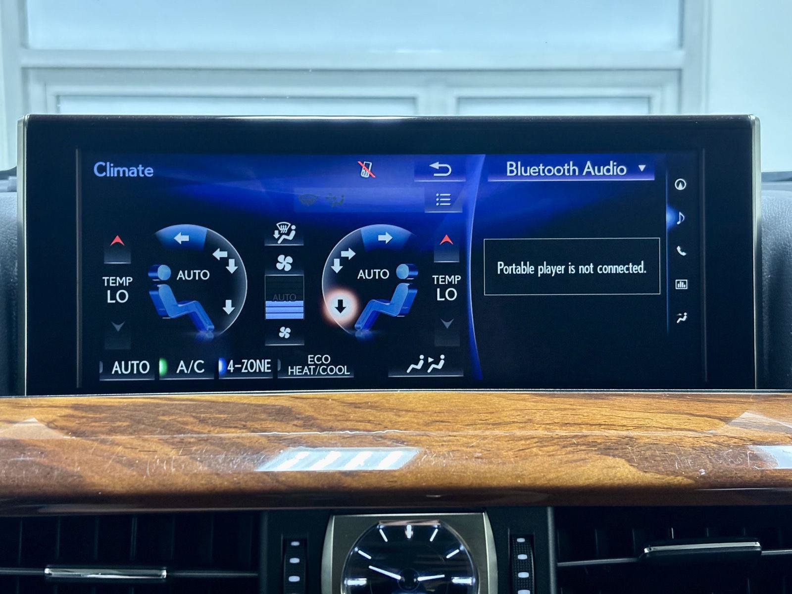 Used 2018 Lexus LX 570 4WD w/ Luxury Package image 45