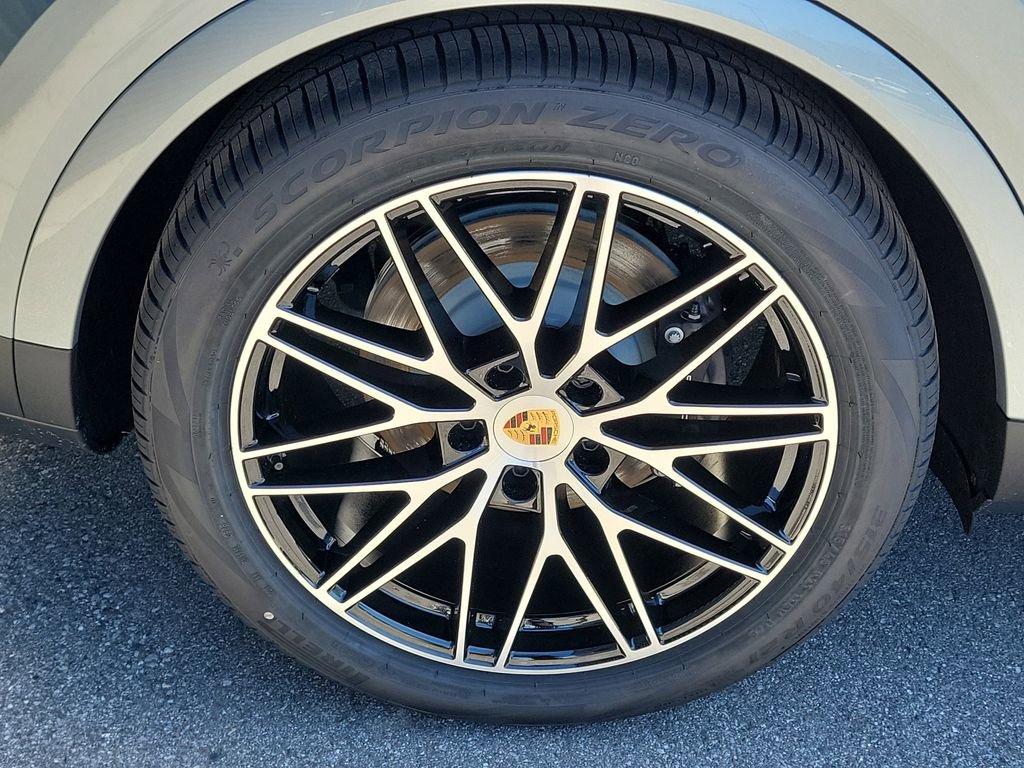 New 2026 Porsche Cayenne image 14
