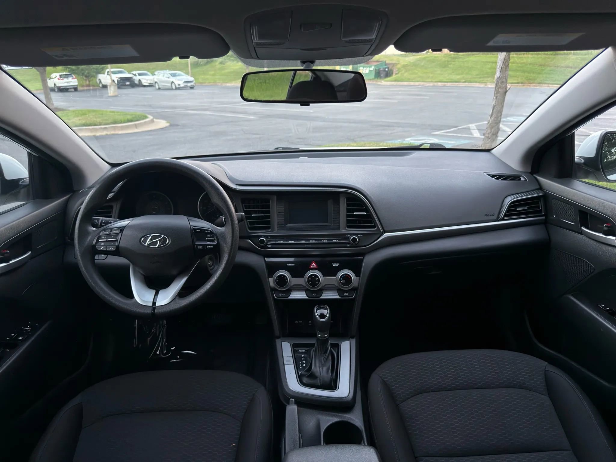Used 2019 Hyundai Elantra SE image 24