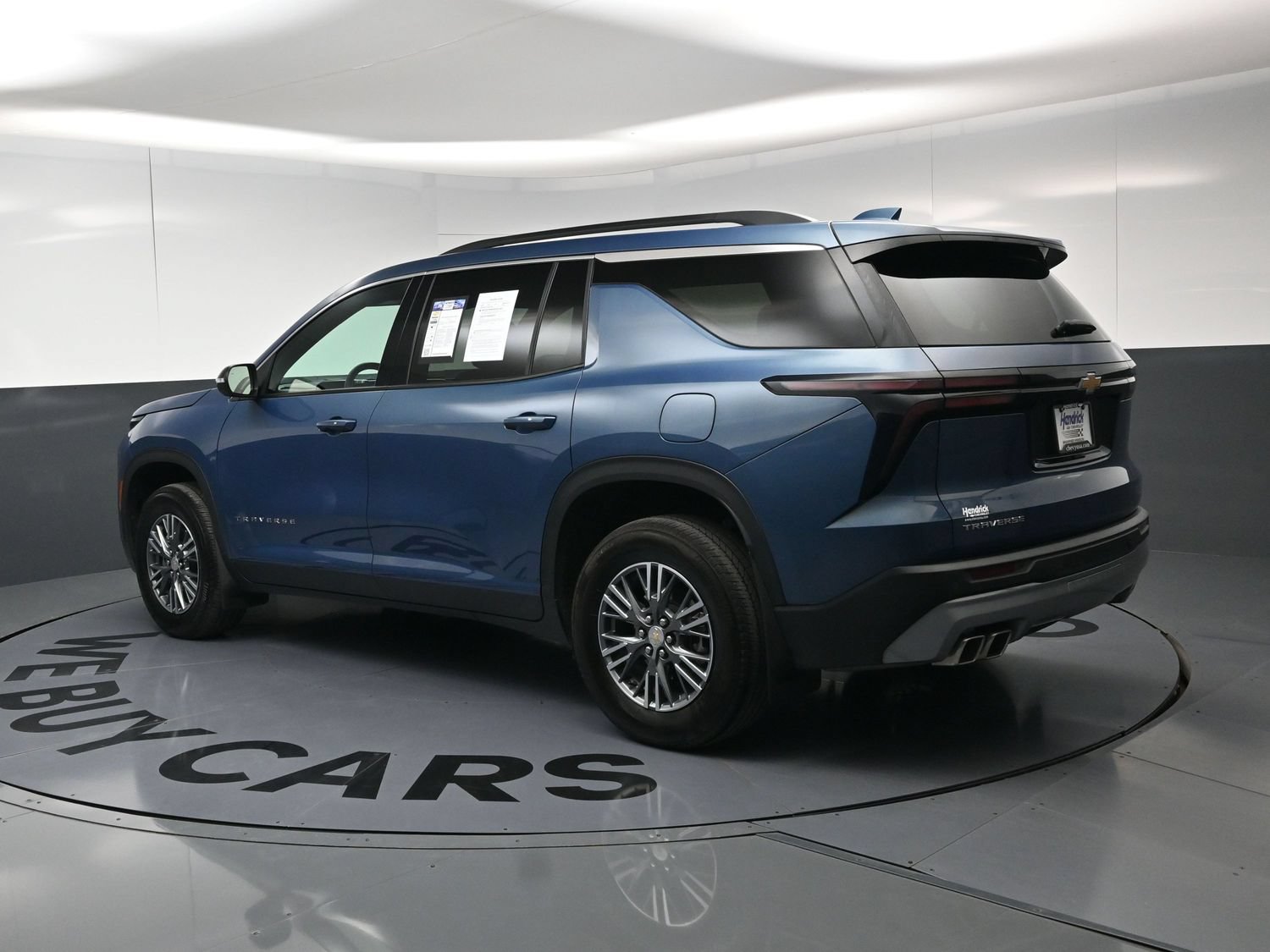 Used 2025 Chevrolet Traverse LT FWD image 7