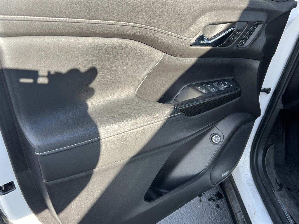 Certified 2023 GMC Acadia SLT w/ Technology Package image 15